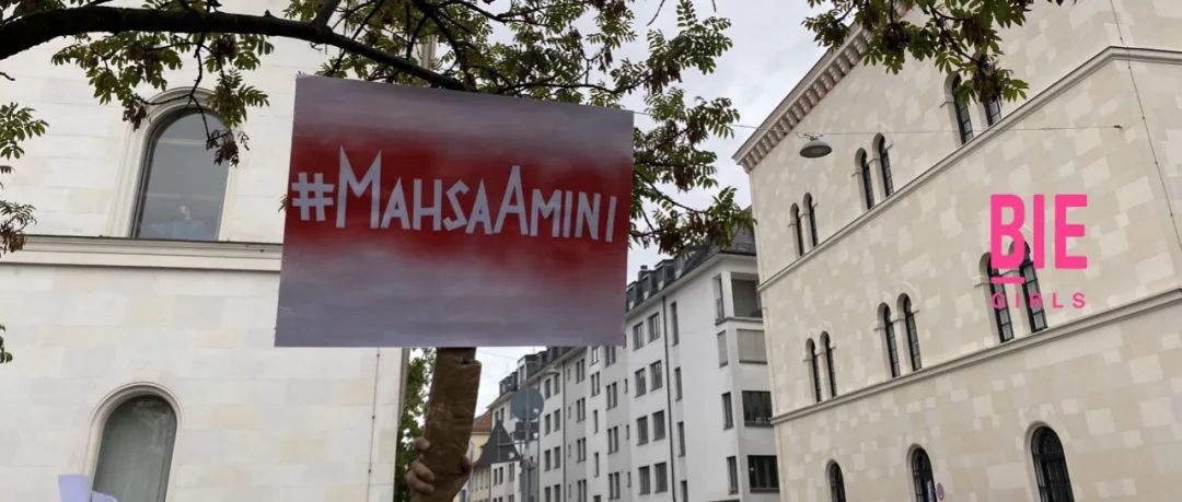 身处异乡的伊朗女孩 正在守望故乡的火焰