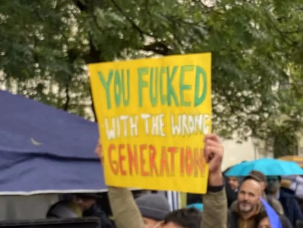 身处异乡的伊朗女孩 正在守望故乡的火焰