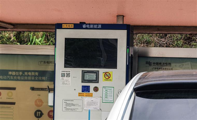 高速服务区充电难难难春节开小鹏p5回家是种怎样的体验