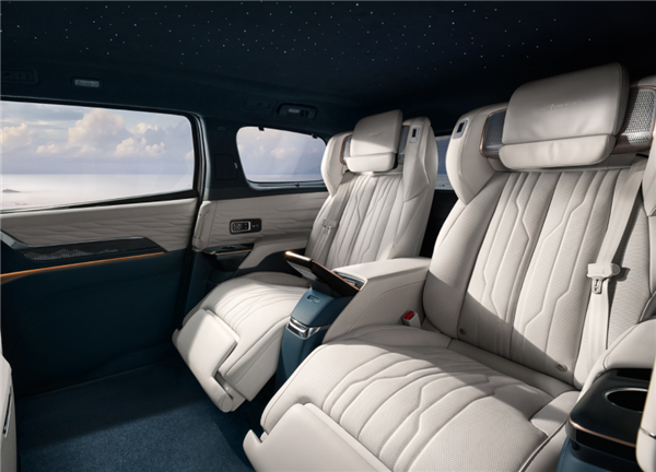 丰田埃尔法真正对手!别克全新旗舰MPV世纪上市:四座版60.99万起