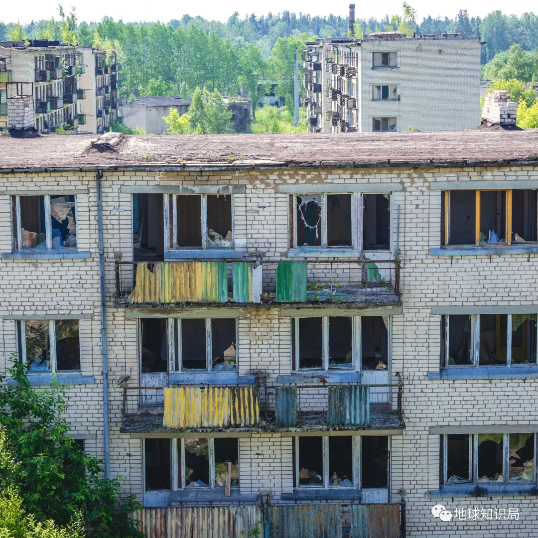 才明确表态"不要让我们的民众继续住在那些令人恶心的赫鲁晓夫楼里