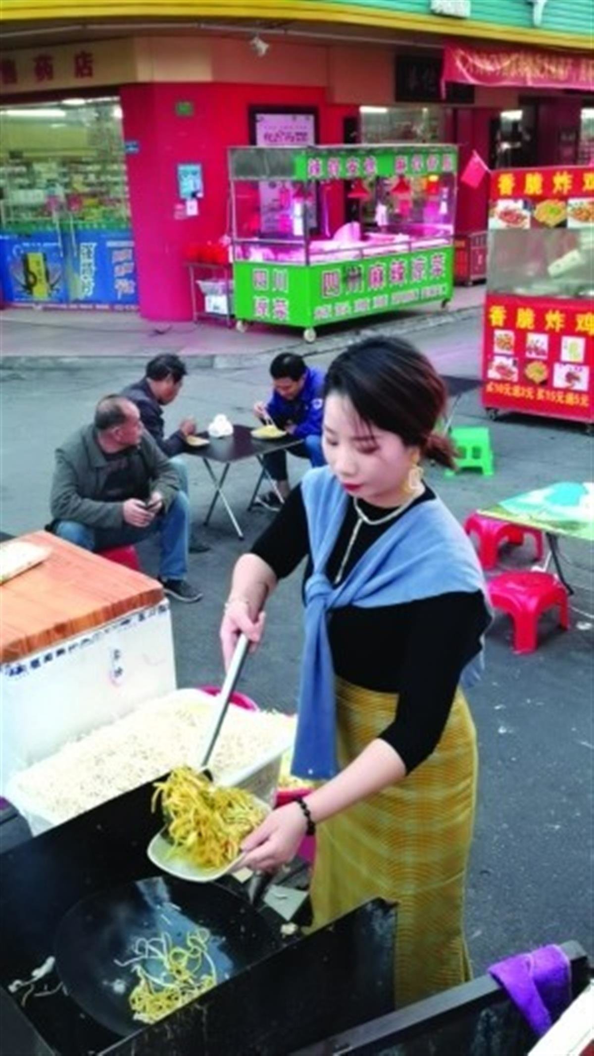 不少网友表示喜欢“炒粉姐”(图源:网络)