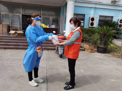 跨江取回救命药 这支买药小分队已为6000多名上海老人配药