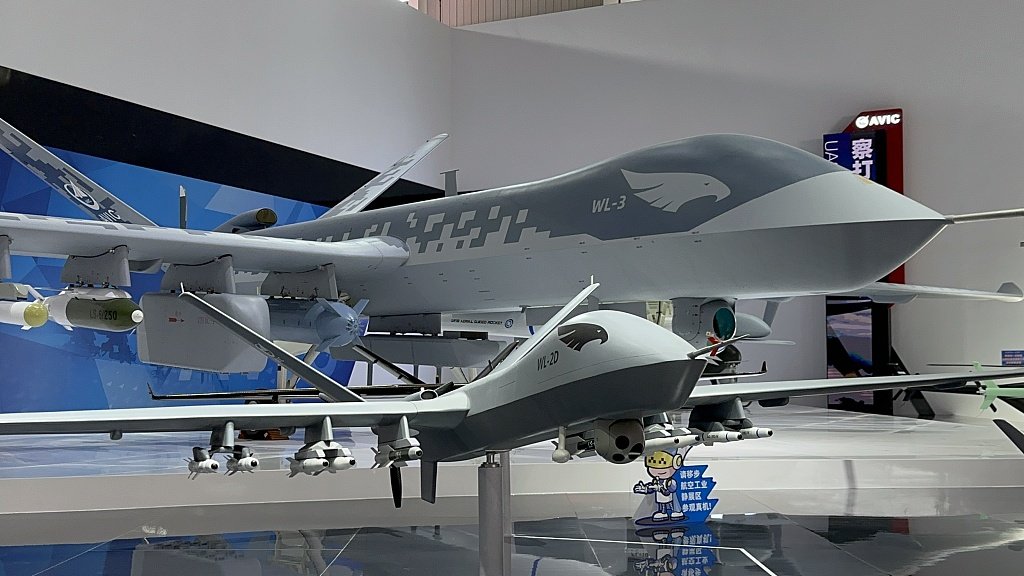 2022年11月9日，珠海航展，翼龙-3、翼龙-20模型。（视觉中国）