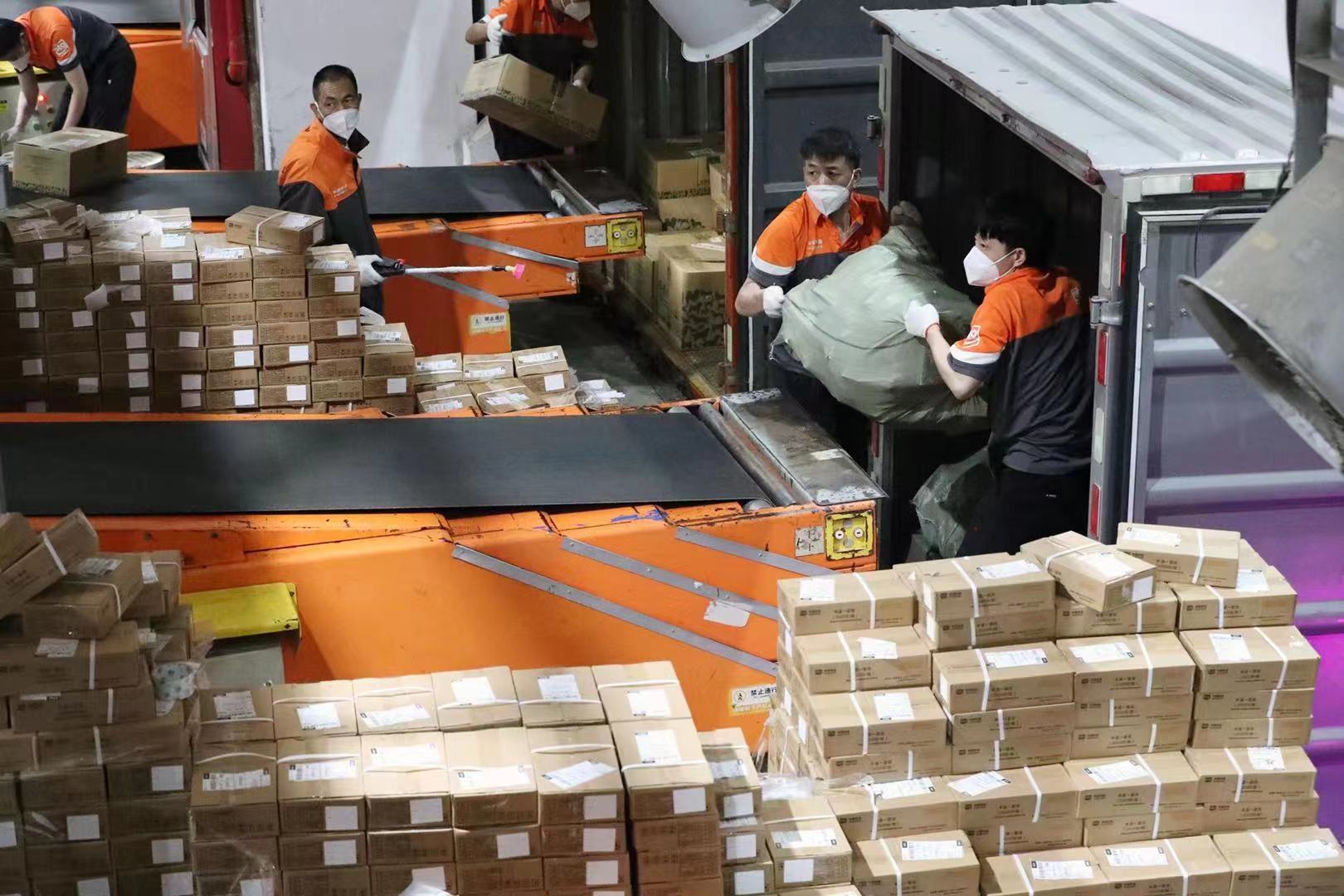 上海战疫物流行业持续复苏邮政及快递正恢复个人寄递业务