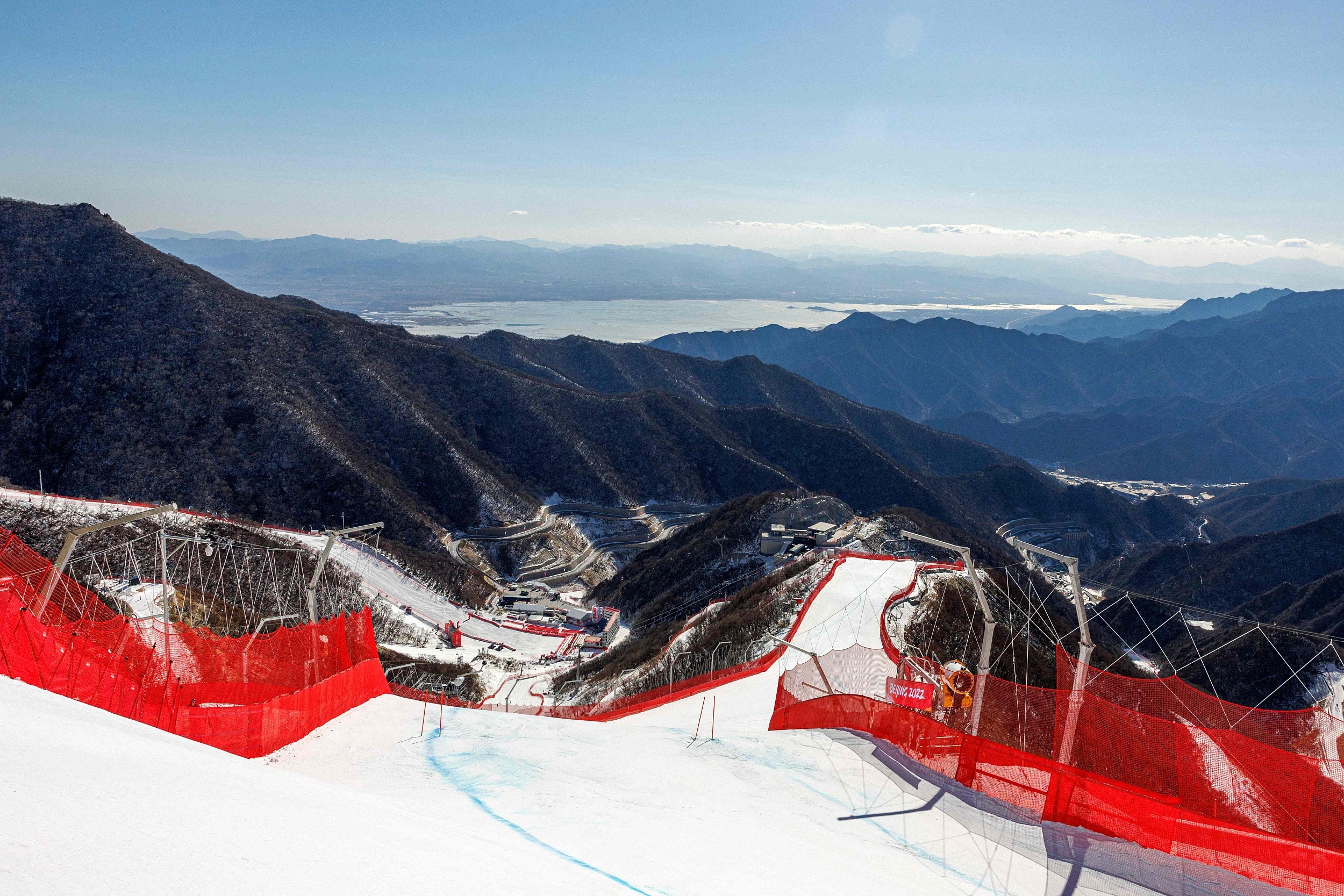 国家高山滑雪中心位于延庆.