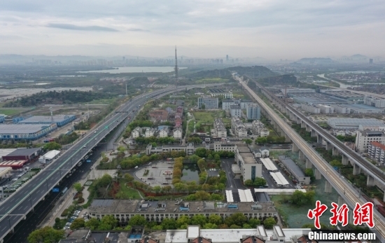 杭州亚运会重点配套工程绍兴于越智慧快速路通车