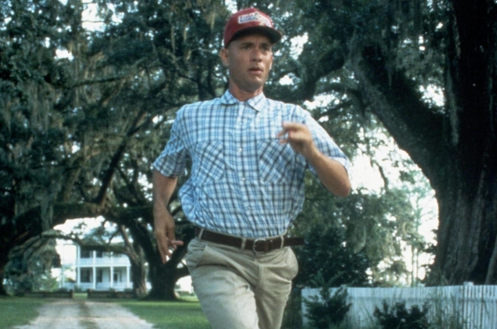 图为汉克斯出演的《阿甘正传》中的画面。 图源:外媒