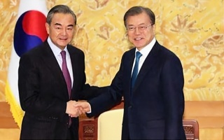 文在寅任内王毅外长首次访韩，专家：中国关系修复只差最后一步