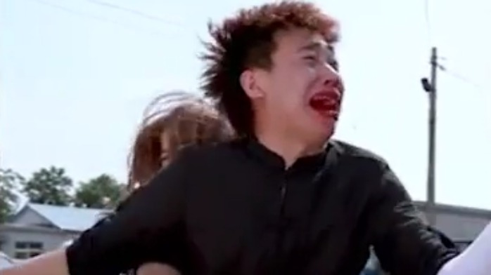 看到小伙最后的表情 我实在是忍不住笑了