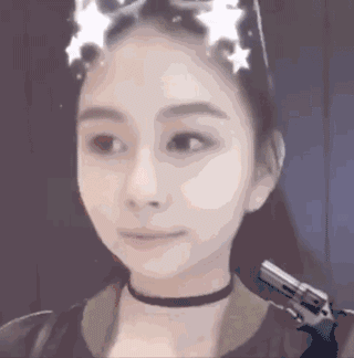 星二代的人生：妈妈大明星，爸爸大富商，有钱有颜有学历…