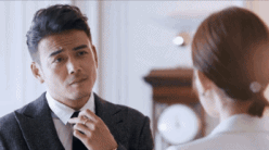 皱眉歪嘴挤酒窝，这个史上最油腻霸道总裁，女神是怎么亲下去的？