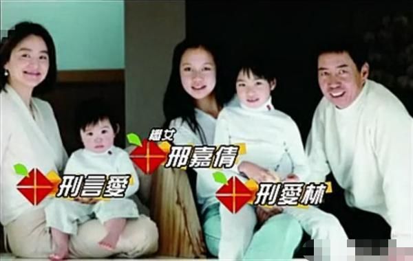星二代的人生：妈妈大明星，爸爸大富商，有钱有颜有学历…