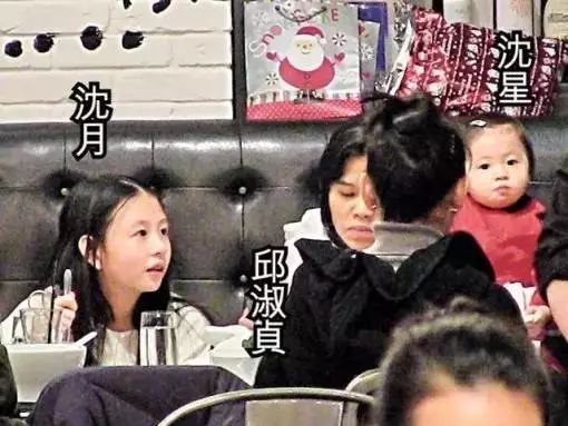 星二代的人生：妈妈大明星，爸爸大富商，有钱有颜有学历…