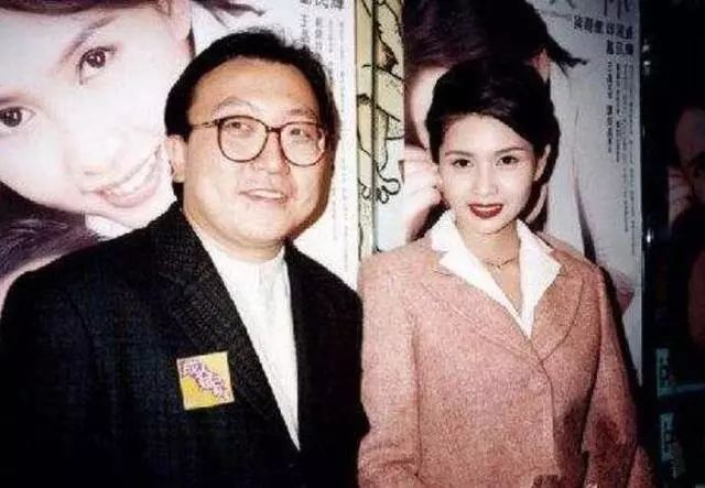 星二代的人生：妈妈大明星，爸爸大富商，有钱有颜有学历…