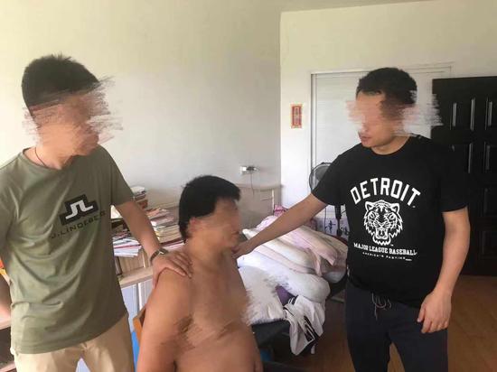 盗版网站“偷”小说牟利数百万 10人被抓8个网站被关