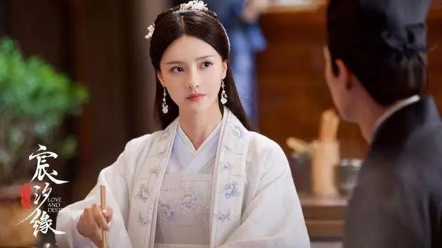 网红倪妮：一个被高级感毁掉的女演员