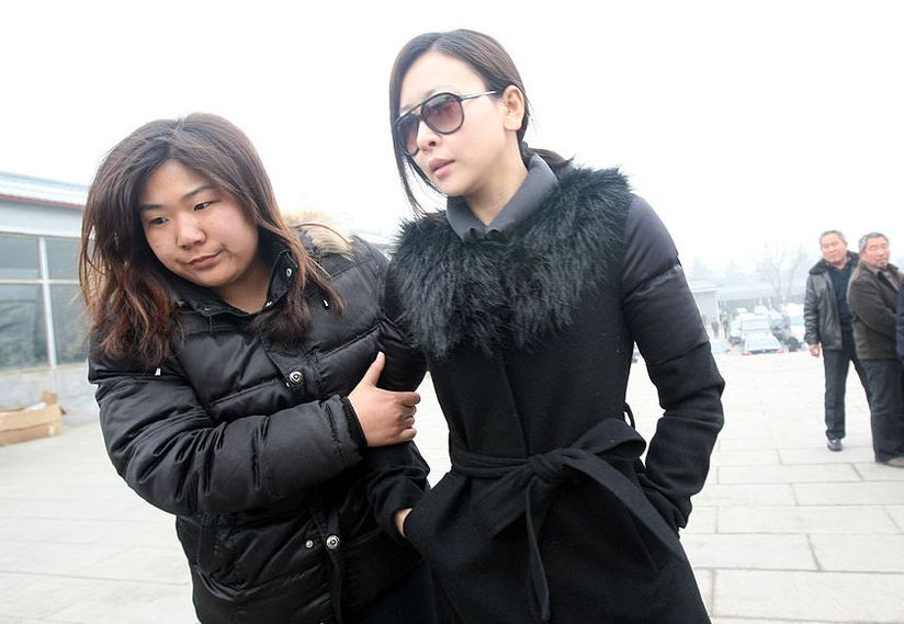 白百何、文章相继离婚，同班同学被前夫杀害，这什么神仙班？