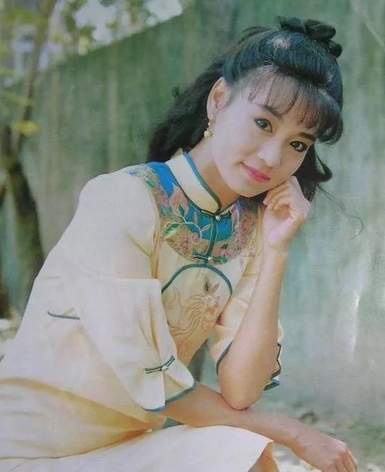 最苦情琼瑶女郎：流产不孕丈夫坠亡，是人生如戏，还是宿命使然？