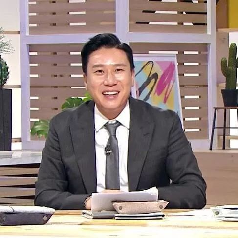 综艺一哥被发妻抛弃，朋友背叛！又被告诈骗13亿？