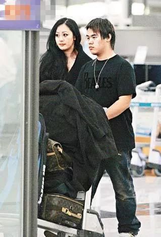 痛苦自曝“看不到活着的原因”，钟镇涛和章小蕙的儿子也是怪可怜的