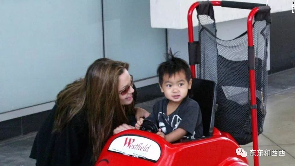 连续KO自己的养父们，他是不是朱莉最爱的男人？