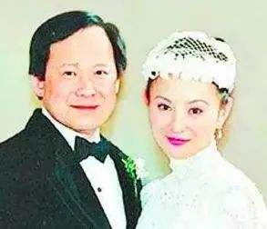 搞不伦恋还被捉奸在床？！编剧都不敢这么写…