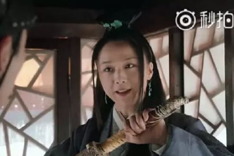那个一手毁掉娱乐圈的男人，一看见他就头皮疼…