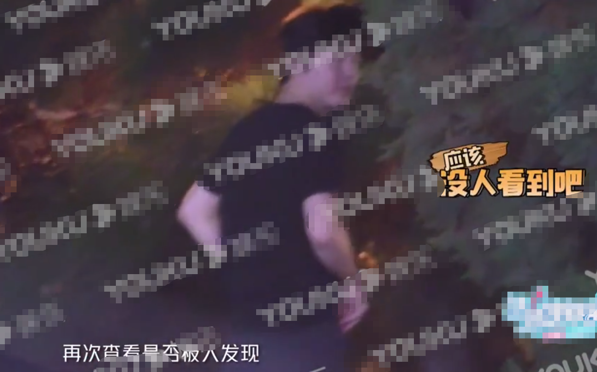 李云迪驾豪车约见美女苦等两小时，赴约时竟当街小便