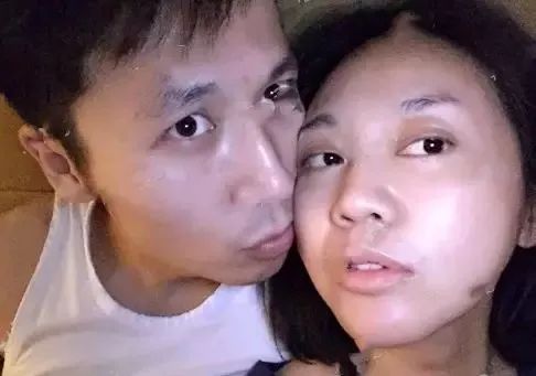 狠人！隐婚生女，让保安赶现男友？又恋上小11岁同组演员…