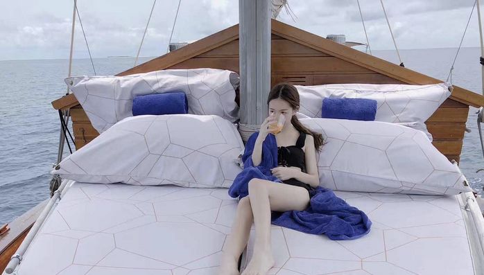 还有这种好事？女星问男粉丝要钱，三年花完40万就想溜…
