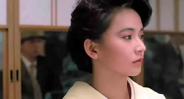 搞不伦恋还被捉奸在床？！编剧都不敢这么写…
