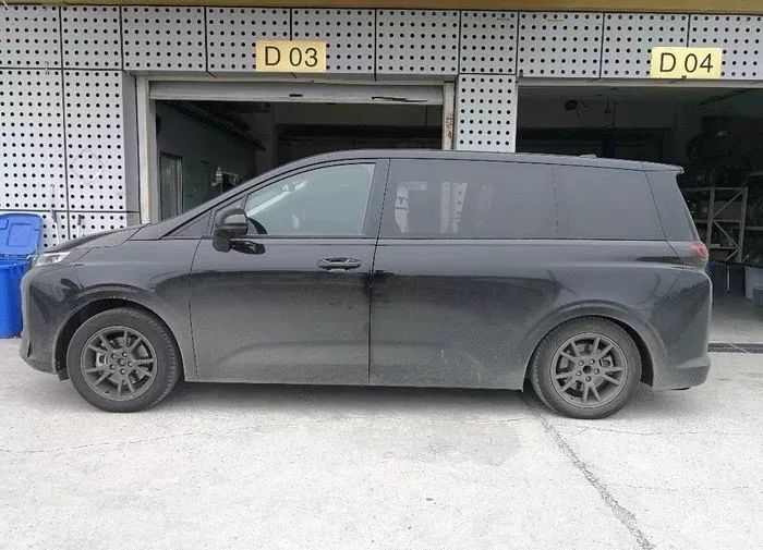 王兴投资近3亿美金：车还没交付，李想凭什么撑起206亿估值？