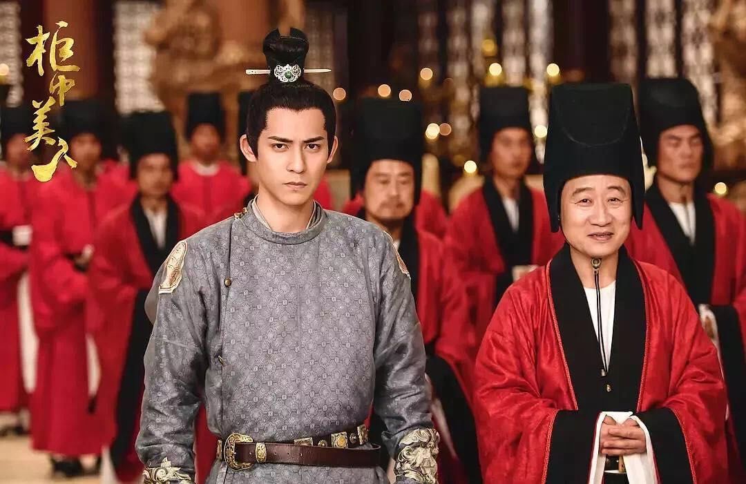 那个一手毁掉娱乐圈的男人，一看见他就头皮疼…