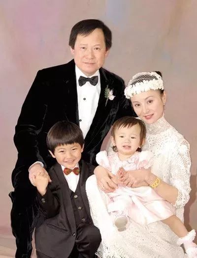 搞不伦恋还被捉奸在床？！编剧都不敢这么写…