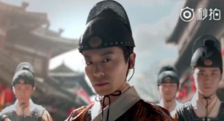 那个一手毁掉娱乐圈的男人，一看见他就头皮疼…