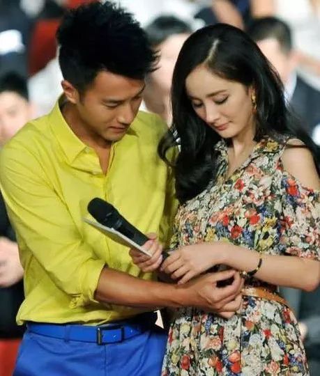 一身铜臭味靠流量过活的杨幂，突然“诈尸”却垮在了热搜上？