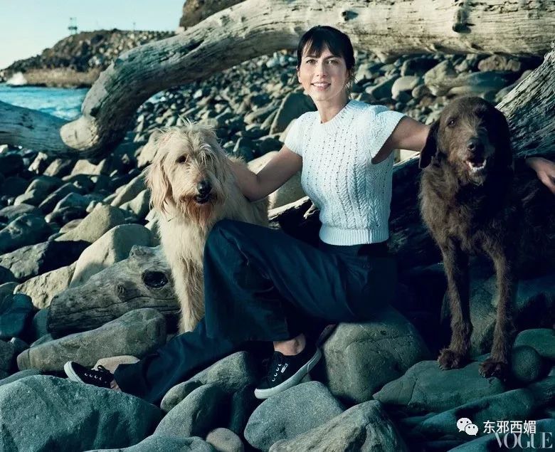 世界首富找了比48岁发妻还大一岁的小三，中国男艺人却沉迷“老少恋”？