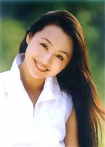 一线女星下嫁小演员，如今她直播卖货，却被网友吐槽“整容脸僵”？