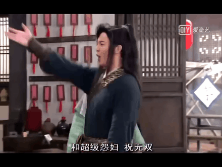 拍大尺度内衣片、和姚晨抢男人，这个大妈凭什么？