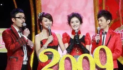 一线女星下嫁小演员，如今她直播卖货，却被网友吐槽“整容脸僵”？