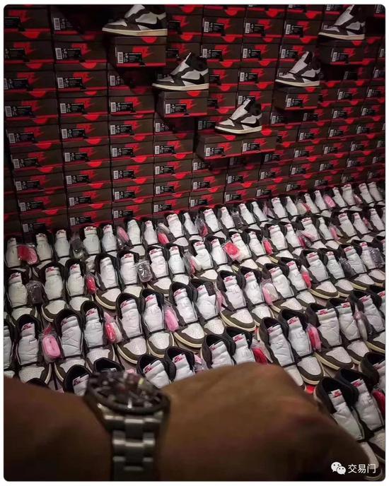我拿100个比特币炒鞋够不够？