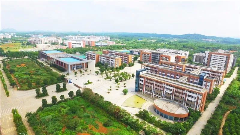九年一贯制教育体系内重要配套,博雅小学以及黄冈中学签约在即.