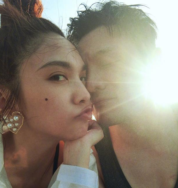 杨丞琳甜蜜回忆被求婚经过，杨妈妈竟因这个原因生气？