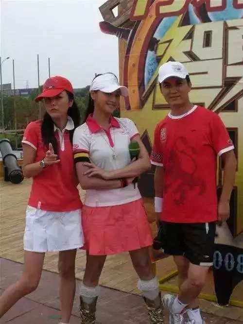 一线女星下嫁小演员，如今她直播卖货，却被网友吐槽“整容脸僵”？