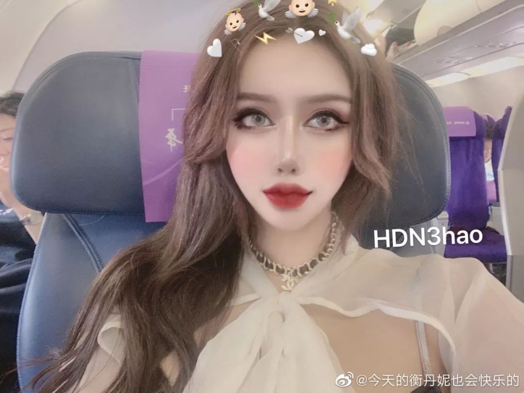 脸可以整容，身材可以p，声音也能靠变声器，乔碧萝真不算啥