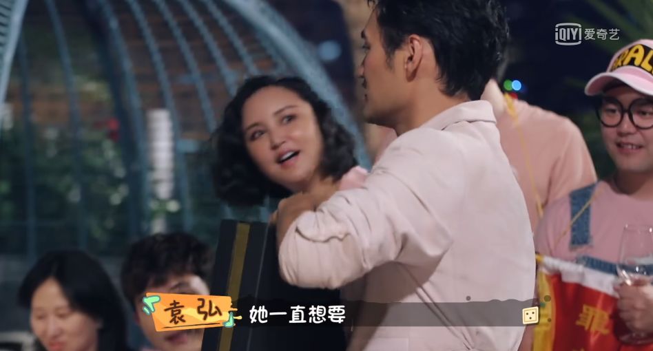 做饭带孩子主动解决婆媳矛盾，这样的24孝好老公她还说只是“标配”？