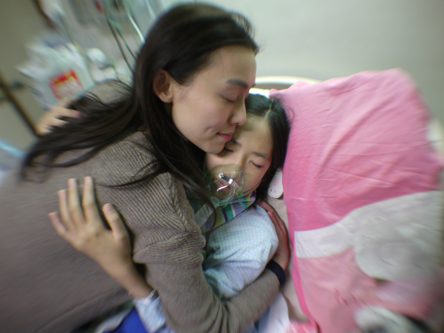 【凤凰网娱乐】范玮琪携手中华儿慈会 关爱贫困儿童健康成长