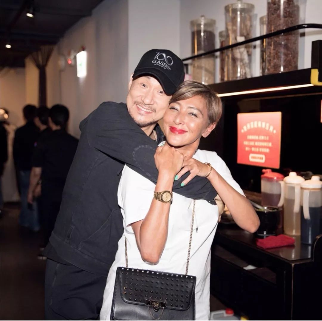 【GirlDaily】窦靖童叫她干妈，王菲为她掏2000万，55岁生日惊动了半个娱乐圈！