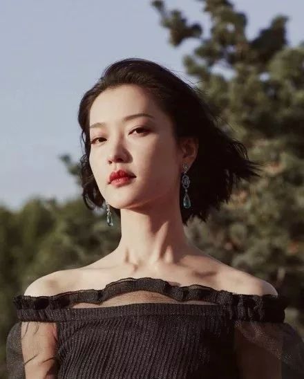 倪妮钟楚曦们还拍什么戏？就在红毯上当个花瓶吧